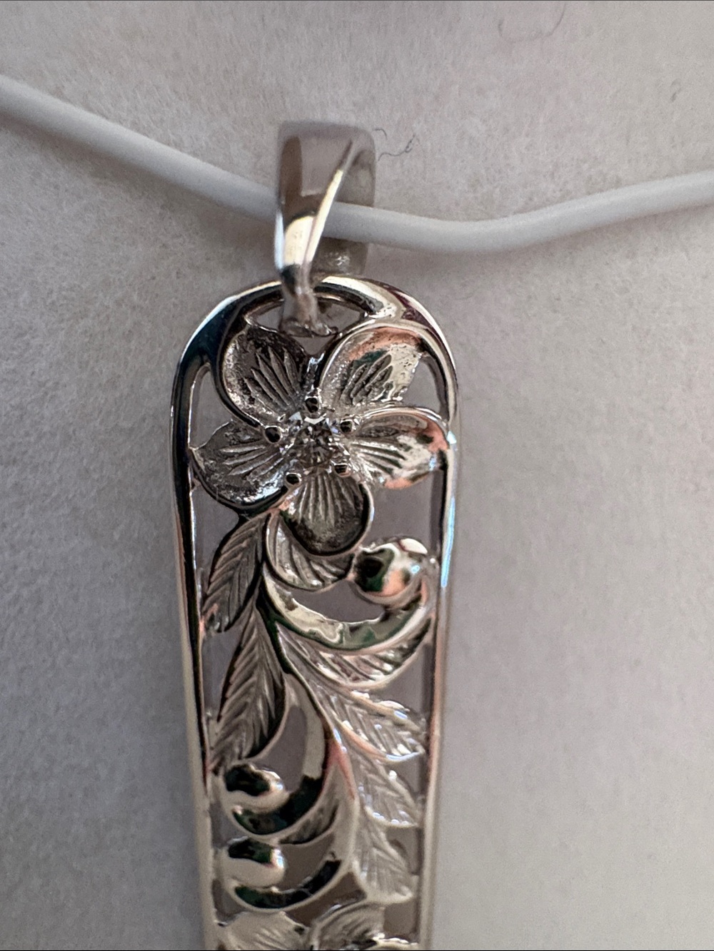 Maui Divers Hawaiian Heirloom Plumeria Pendant - Picture 3 of 9